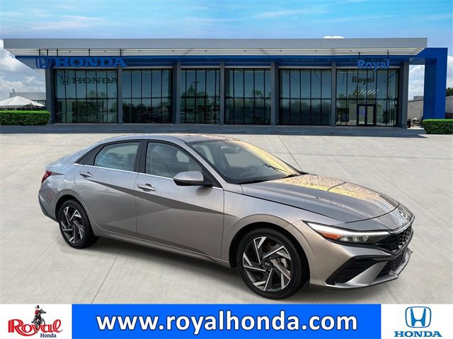 Used 2025 Hyundai Elantra Limited image 1