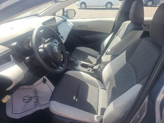Used 2025 Toyota Corolla LE FWD image 2