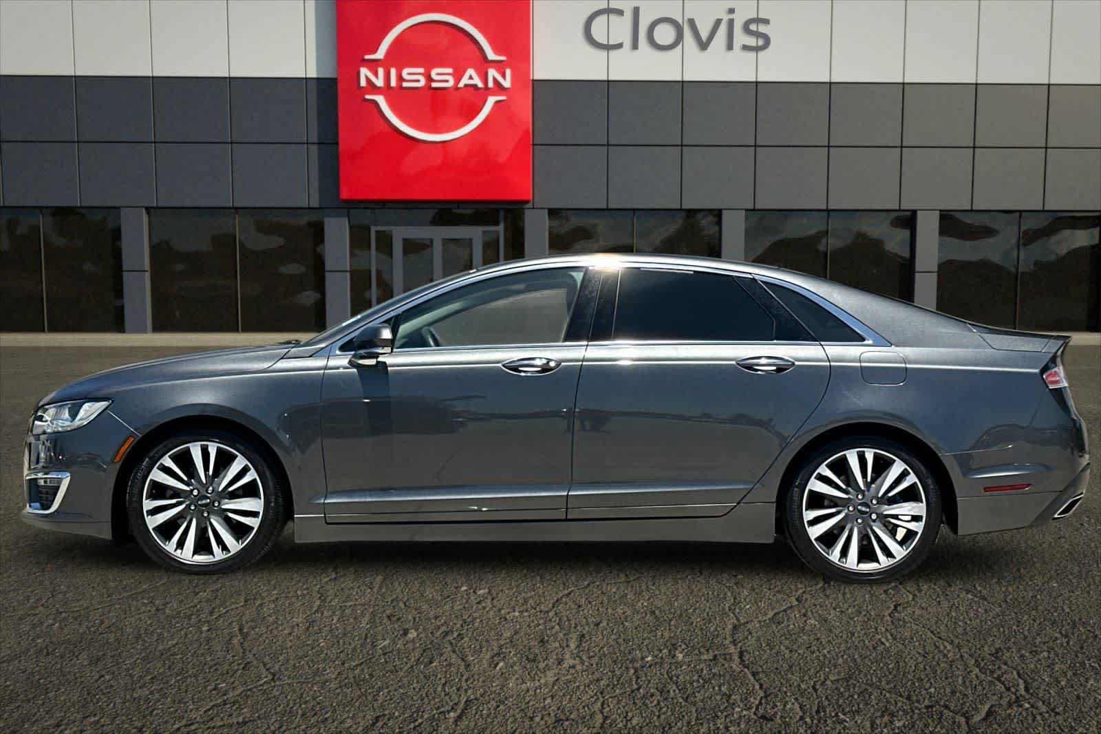 Used 2017 Lincoln MKZ Reserve FWD image 6