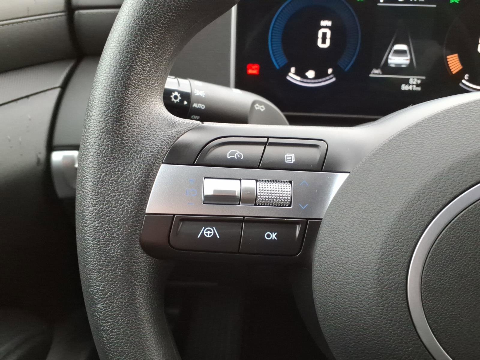 Used 2025 Hyundai Santa Cruz SEL AWD/4WD image 18