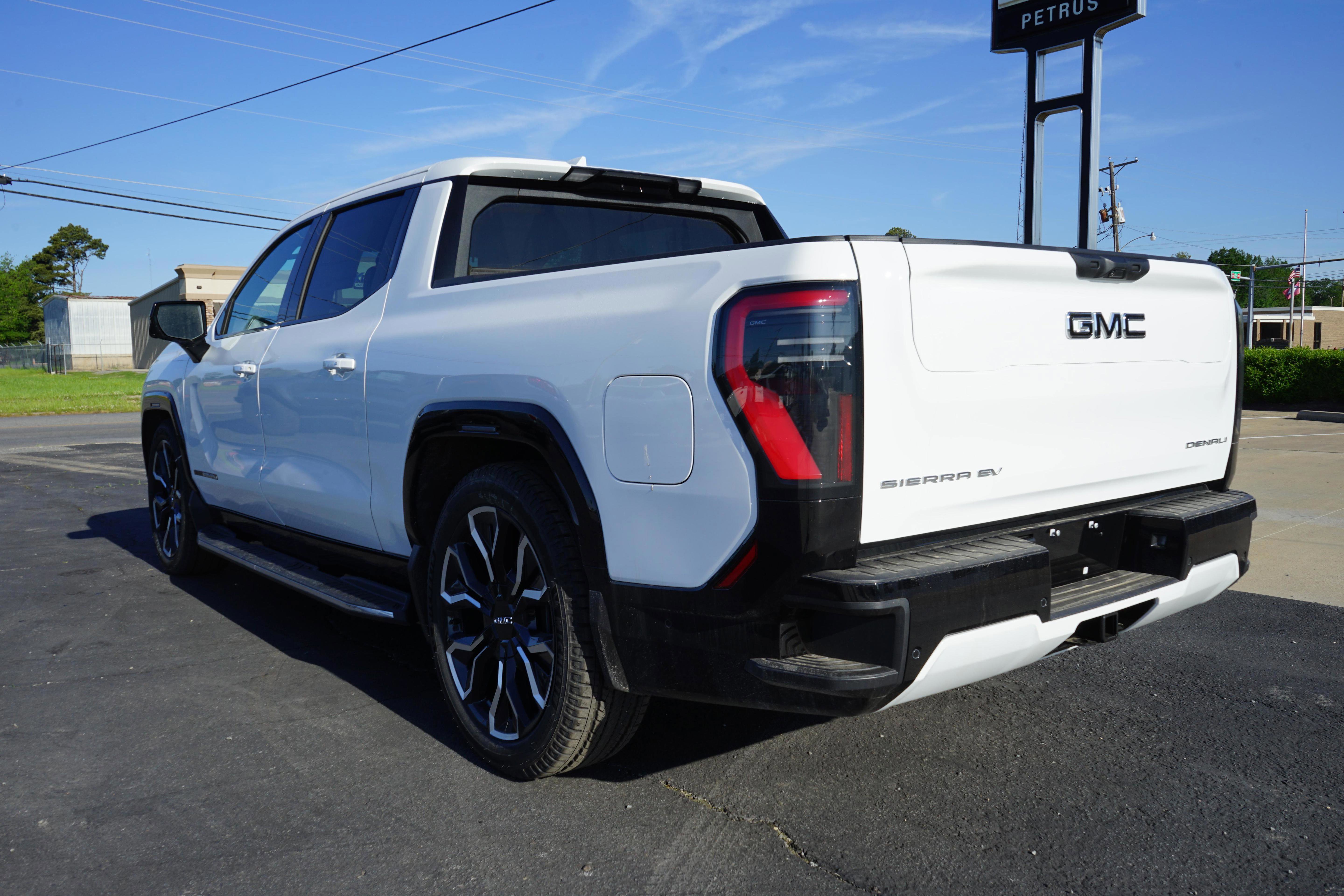 New 2025 GMC Sierra EV Denali image 3
