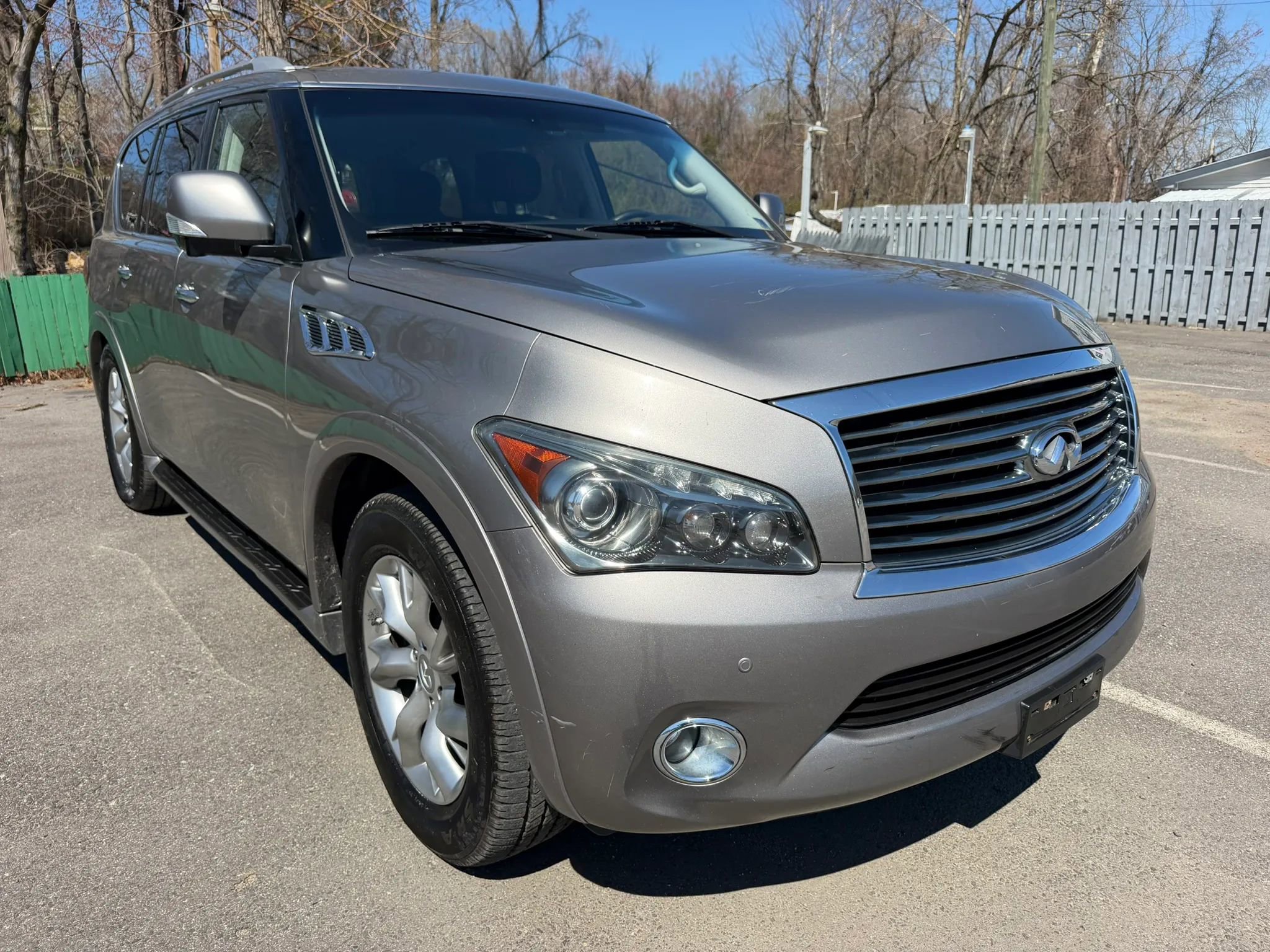 Used 2012 INFINITI QX56 4WD w/ Theater Pkg image 3