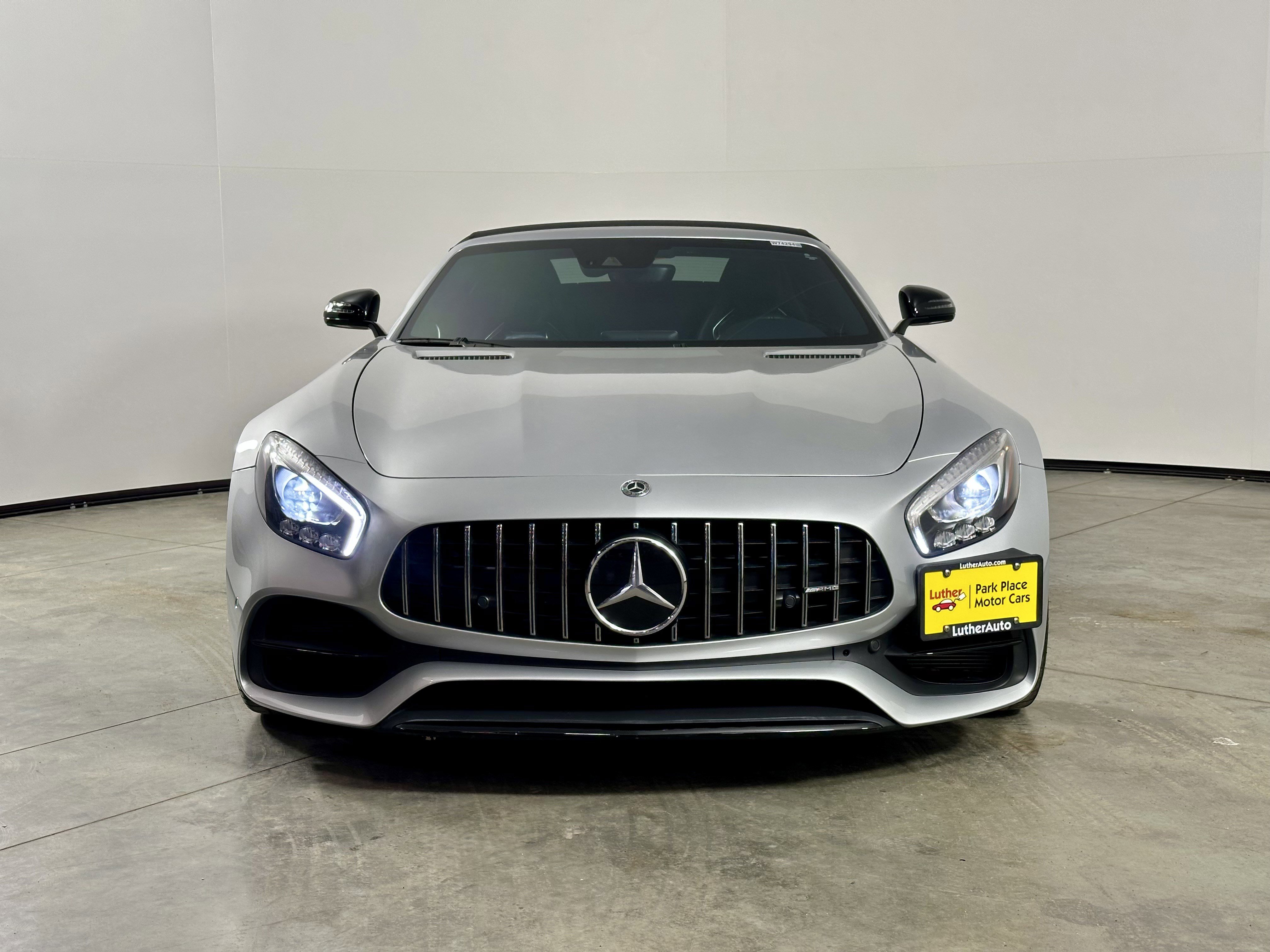 Used 2019 Mercedes-Benz AMG GT Roadster image 29