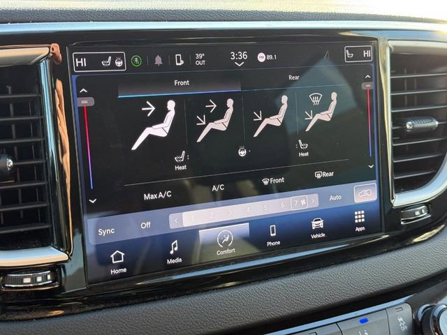 Used 2024 Chrysler Pacifica Touring-L image 21