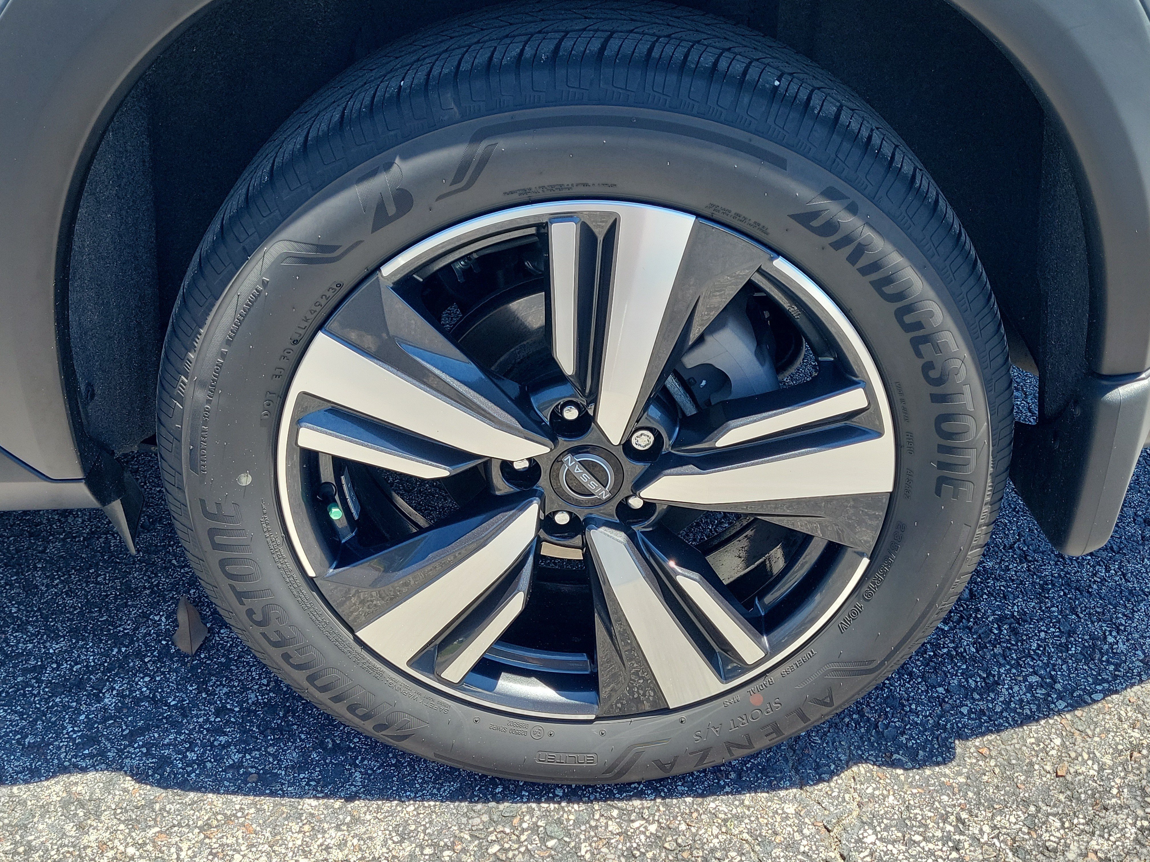 Certified 2024 Nissan Rogue SL FWD image 10
