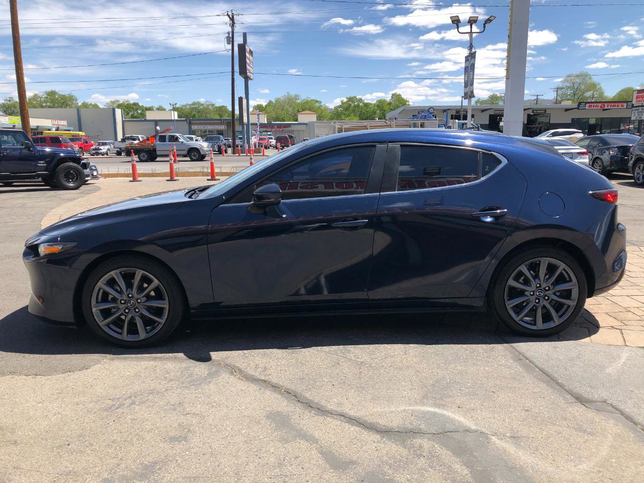 Used 2019 MAZDA MAZDA3 AWD Hatchback w/ Preferred Pkg image 5