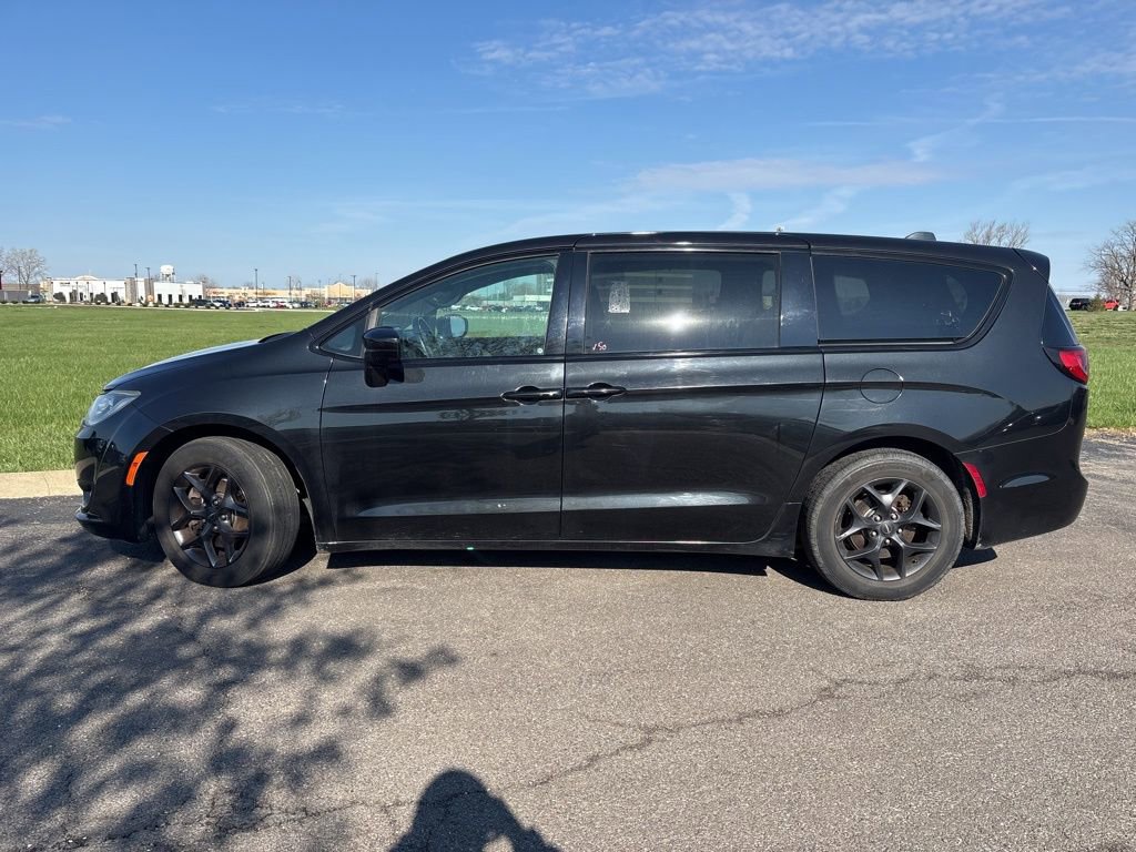 Used 2018 Chrysler Pacifica Touring Plus w/ S Appearance Package image 5