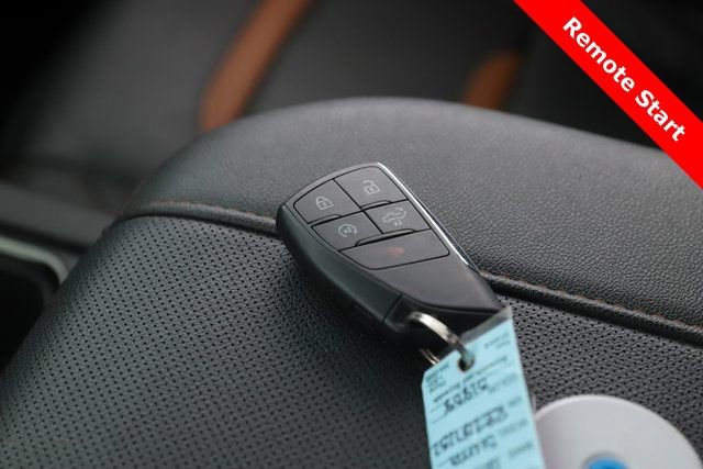 Used 2024 GMC Sierra 1500 AT4 w/ Technology Package image 3