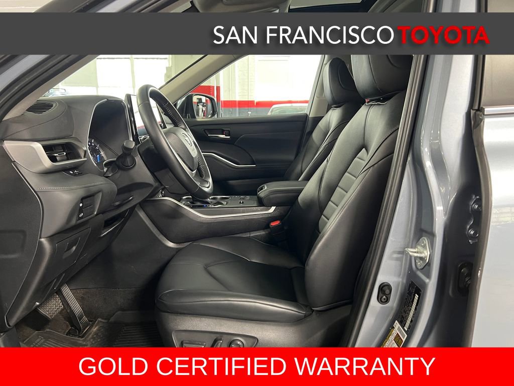 Certified 2024 Toyota Highlander XLE AWD/4WD image 12