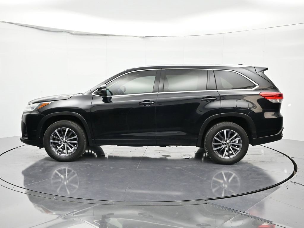 Used 2017 Toyota Highlander image 8