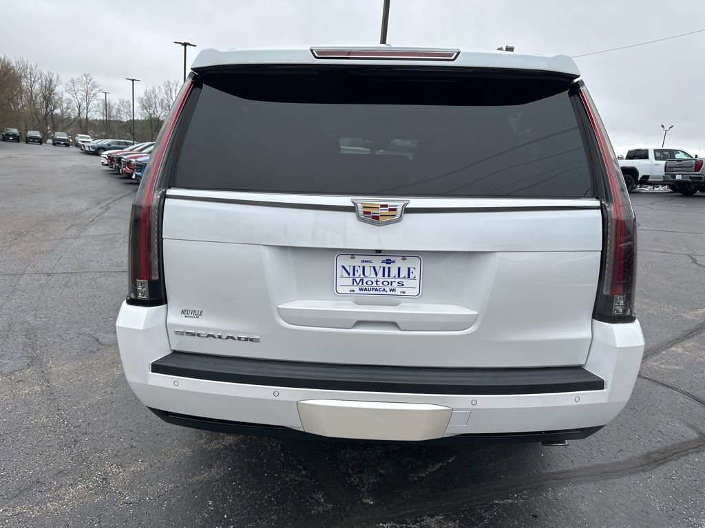 Used 2016 Cadillac Escalade ESV Luxury image 4