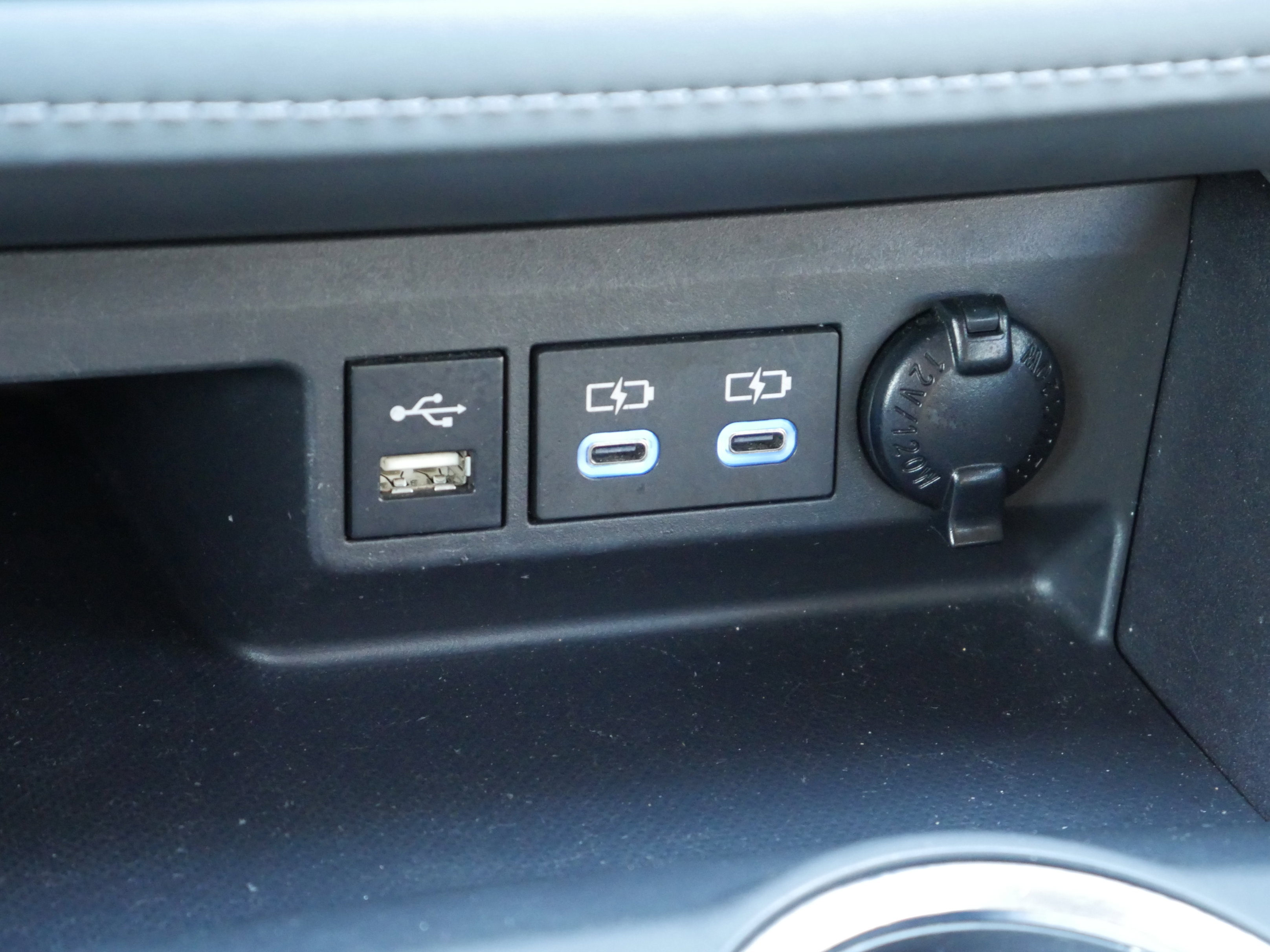 Used 2022 Toyota Highlander XLE image 14