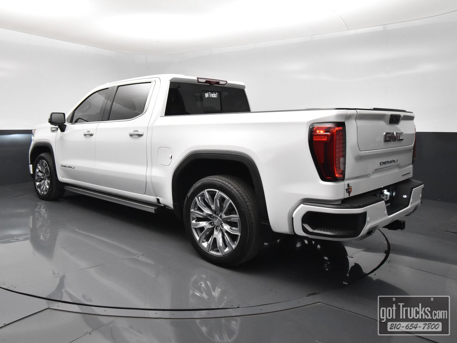 Used 2023 GMC Sierra 1500 Denali w/ Denali Reserve Package AWD/4WD image 5