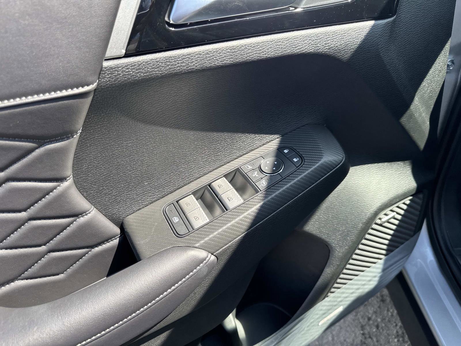 New 2025 Mitsubishi Outlander SEL image 15