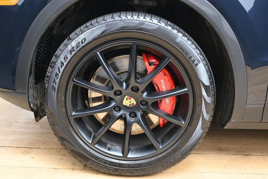 Used 2021 Porsche Cayenne AWD/4WD image 12