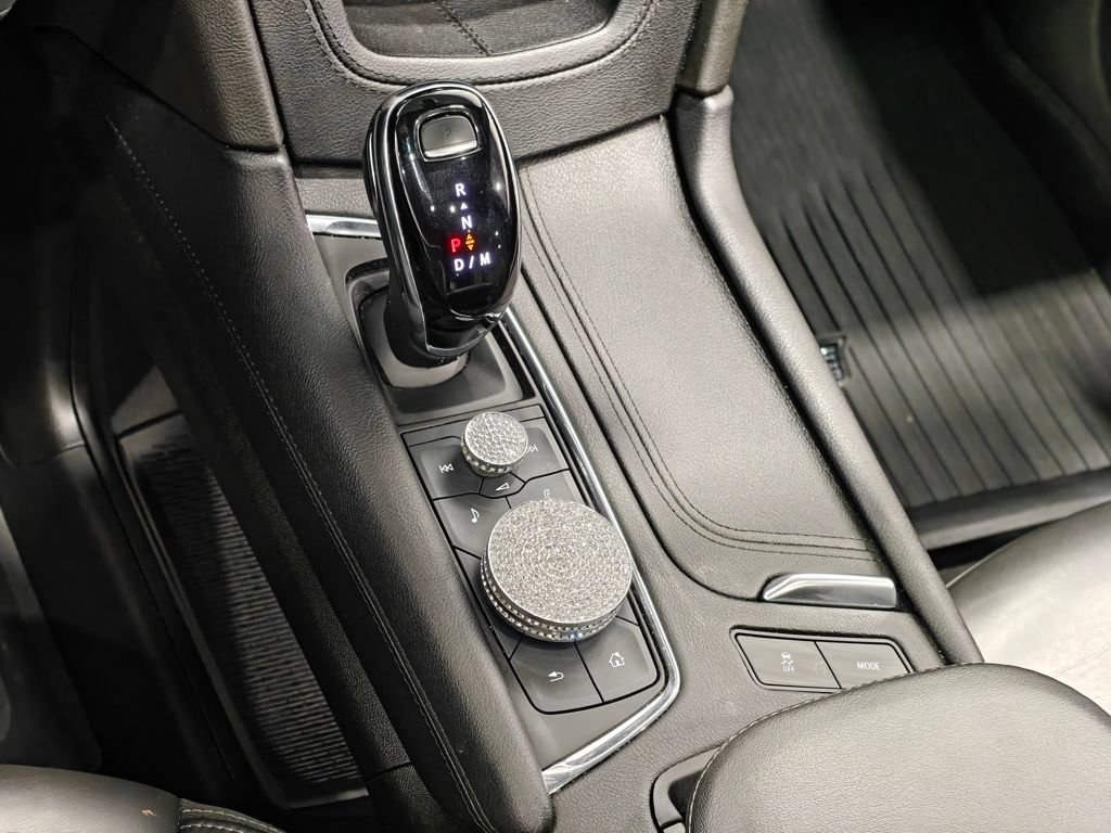 Used 2022 Cadillac XT6 Premium Luxury w/ LPO, Floor Liner Package AWD/4WD image 8
