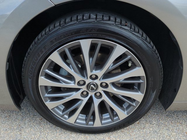 Used 2019 Lexus ES 350 w/ Premium Package FWD image 11