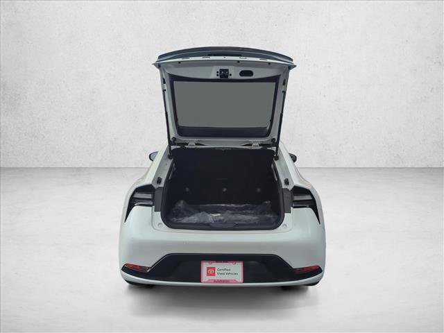 Used 2025 Toyota Prius Plug-In Hybrid image 6