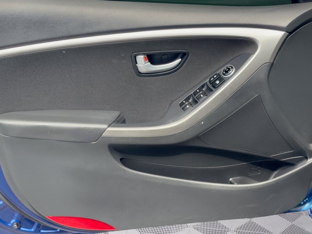 Used 2013 Hyundai Elantra GT FWD image 14