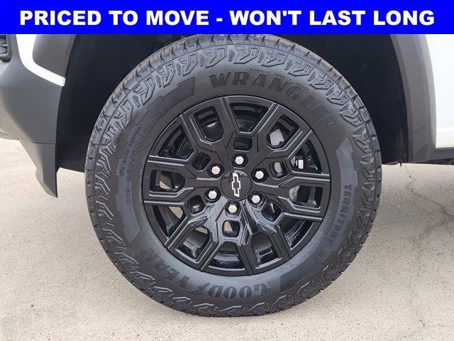 Used 2024 Chevrolet Colorado Trail Boss image 17