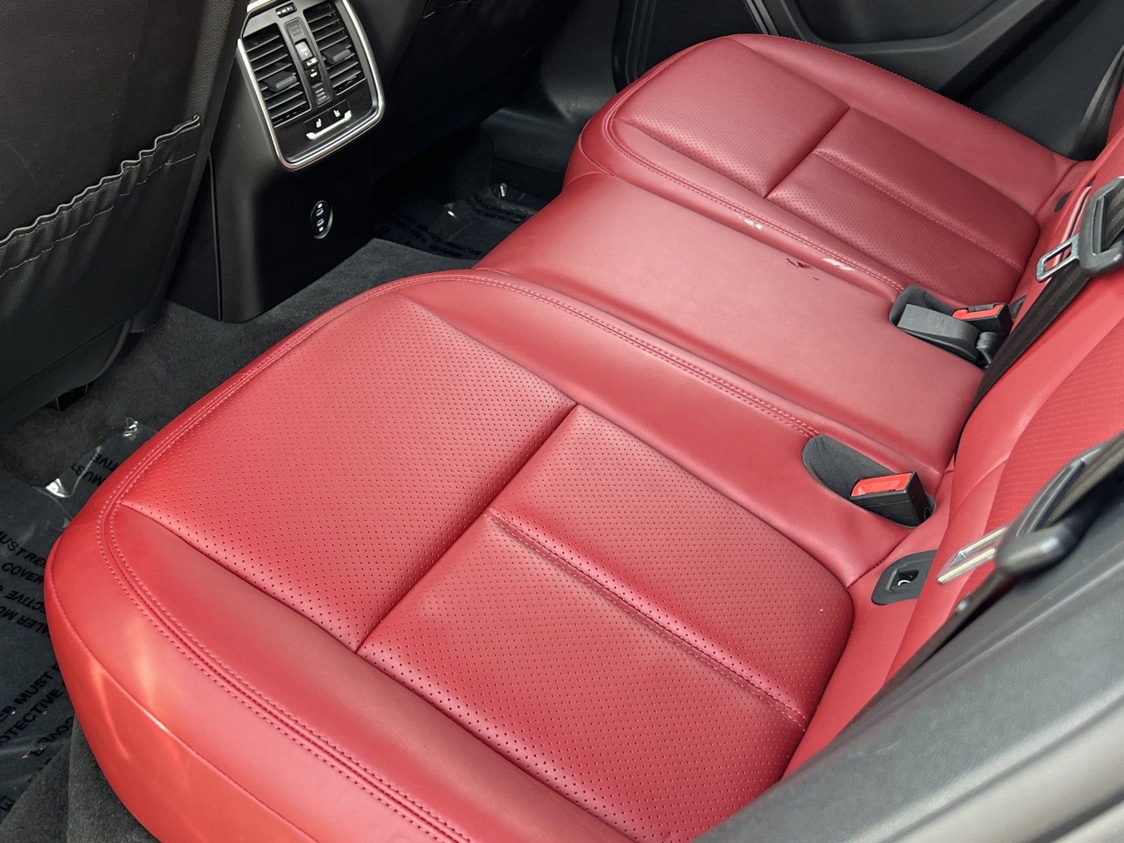 Certified 2024 Porsche Macan image 18