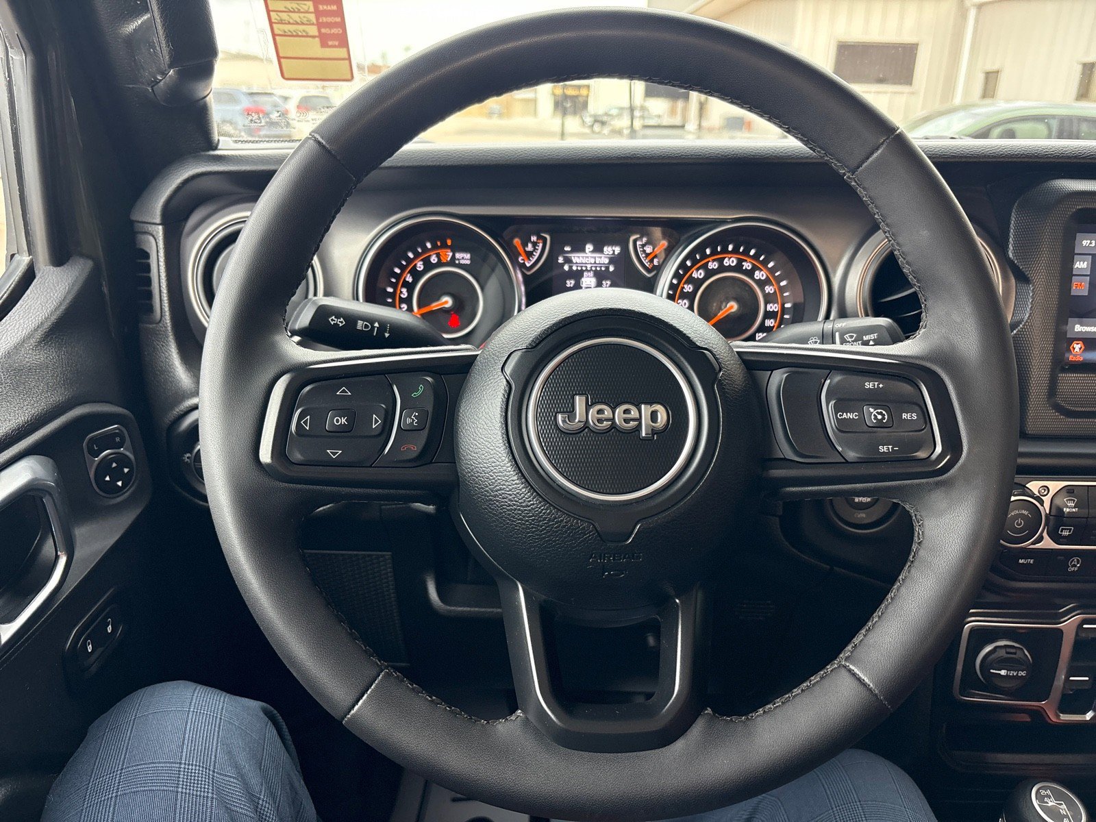 Used 2023 Jeep Gladiator Sport image 13