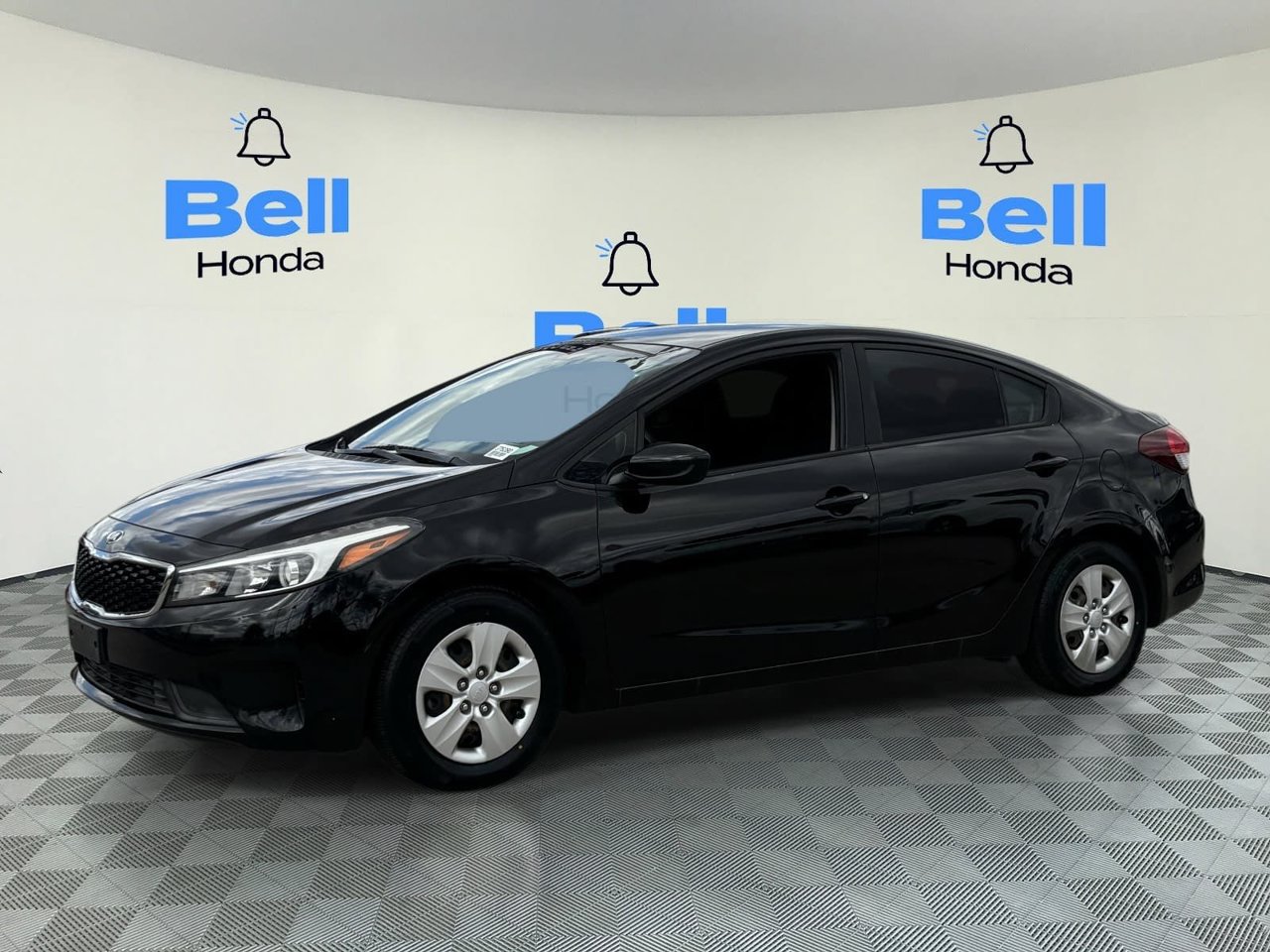 Used 2017 Kia Forte LX FWD image 2