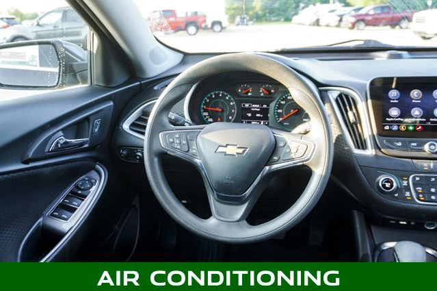 Used 2023 Chevrolet Malibu LT image 9