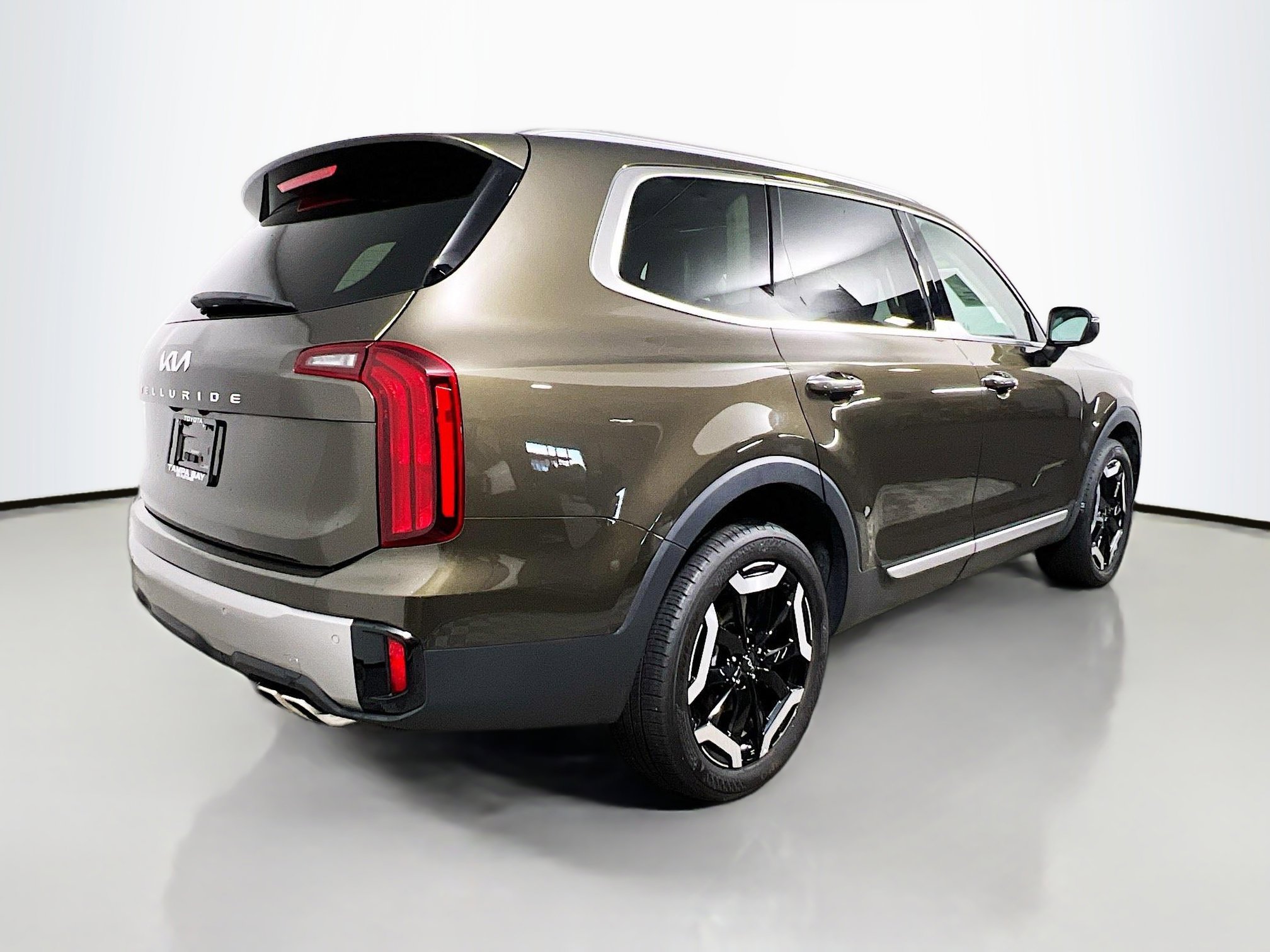 Used 2025 Kia Telluride S image 4