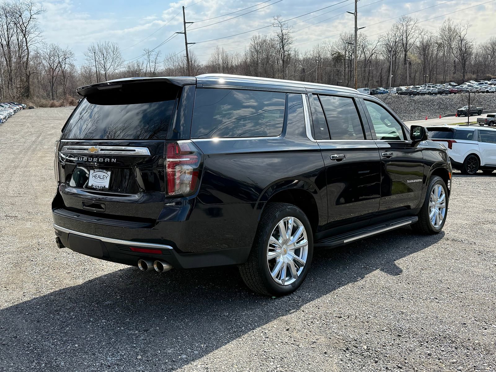 Used 2023 Chevrolet Suburban High Country image 6