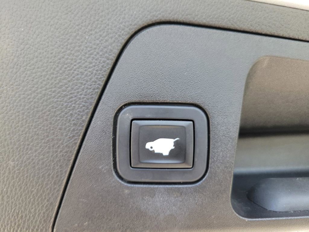 Used 2018 Buick Envision Essence FWD image 12