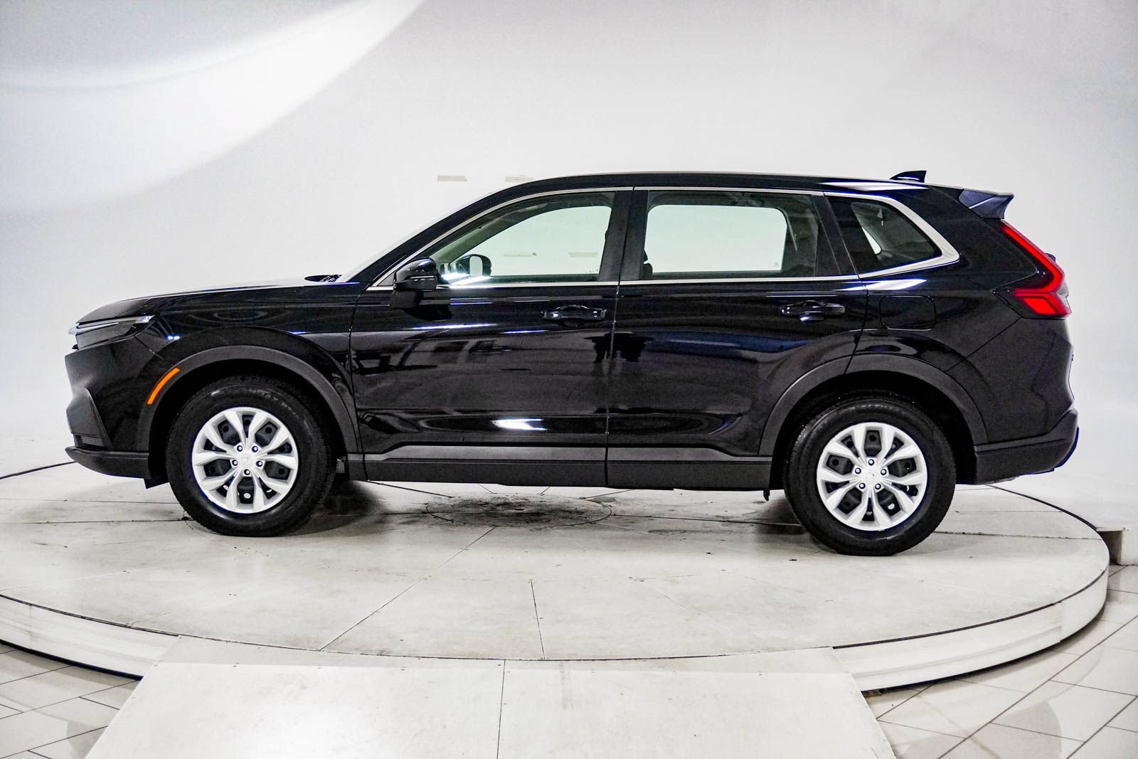 Used 2024 Honda CR-V LX image 5