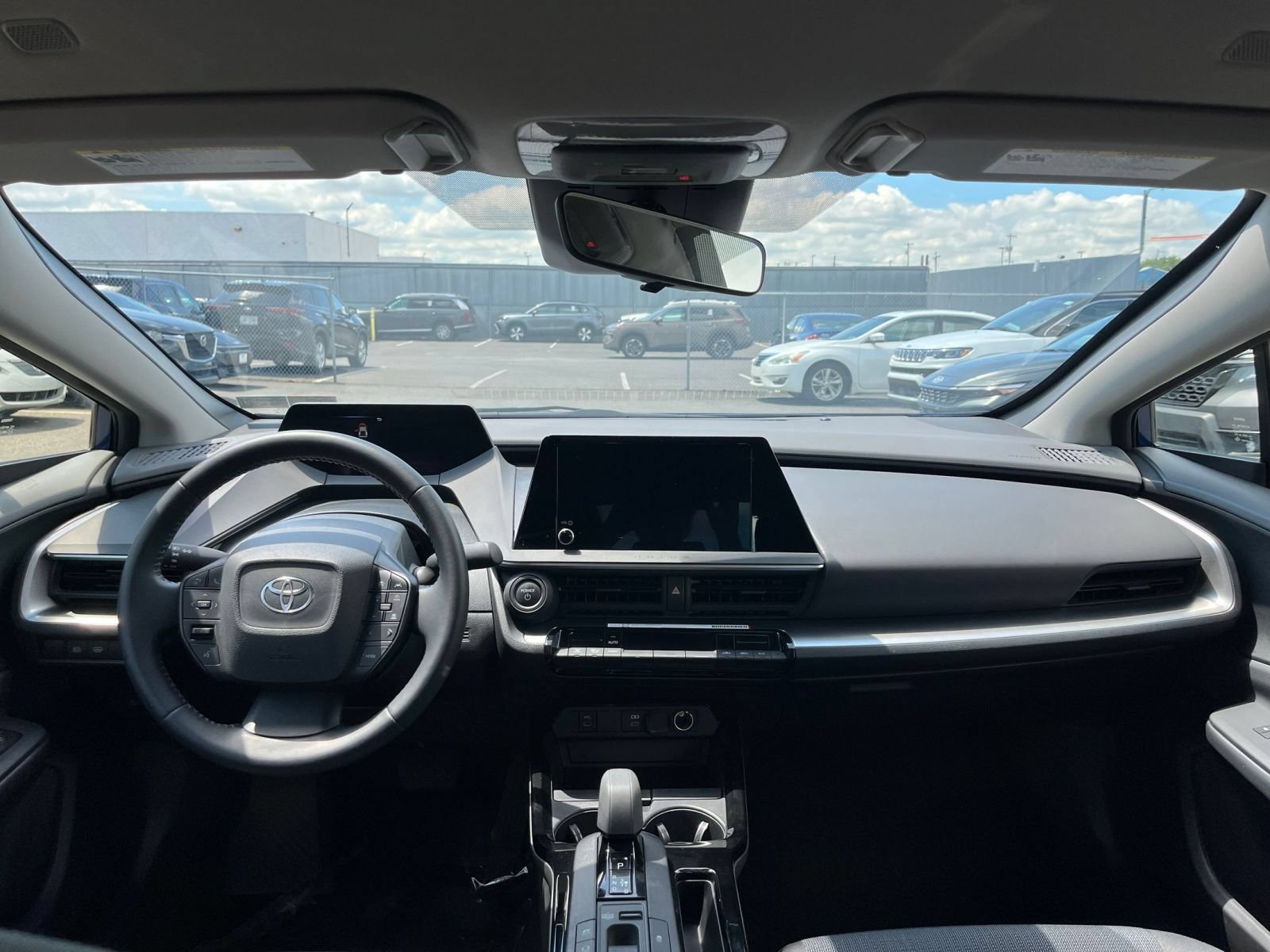 Used 2025 Toyota Prius LE FWD image 32