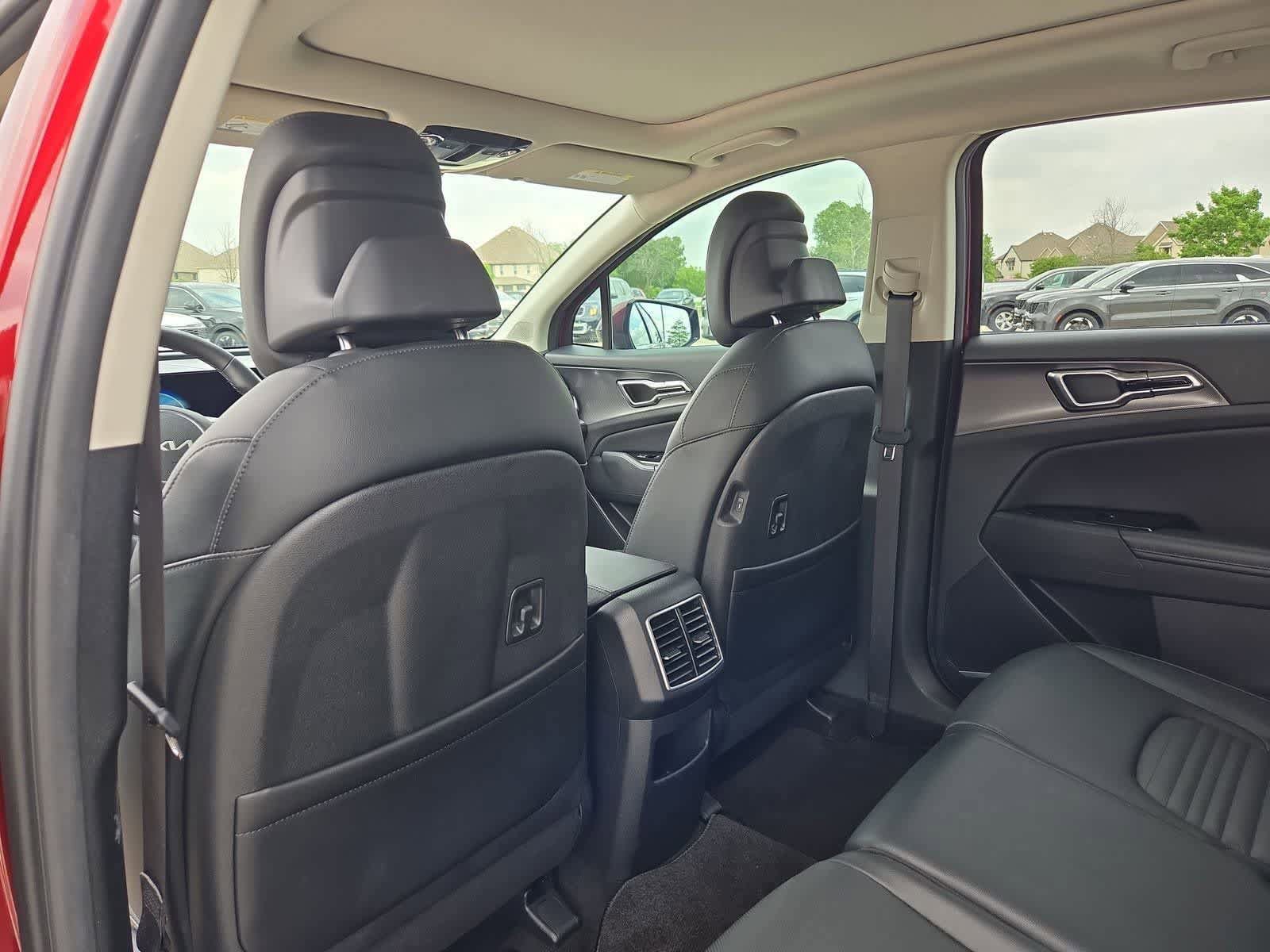 Used 2023 Kia Sportage SX image 16