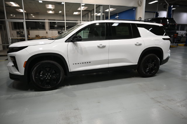 New 2027 Chevrolet Traverse LT w/ Midnight/Sport Edition FWD image 7