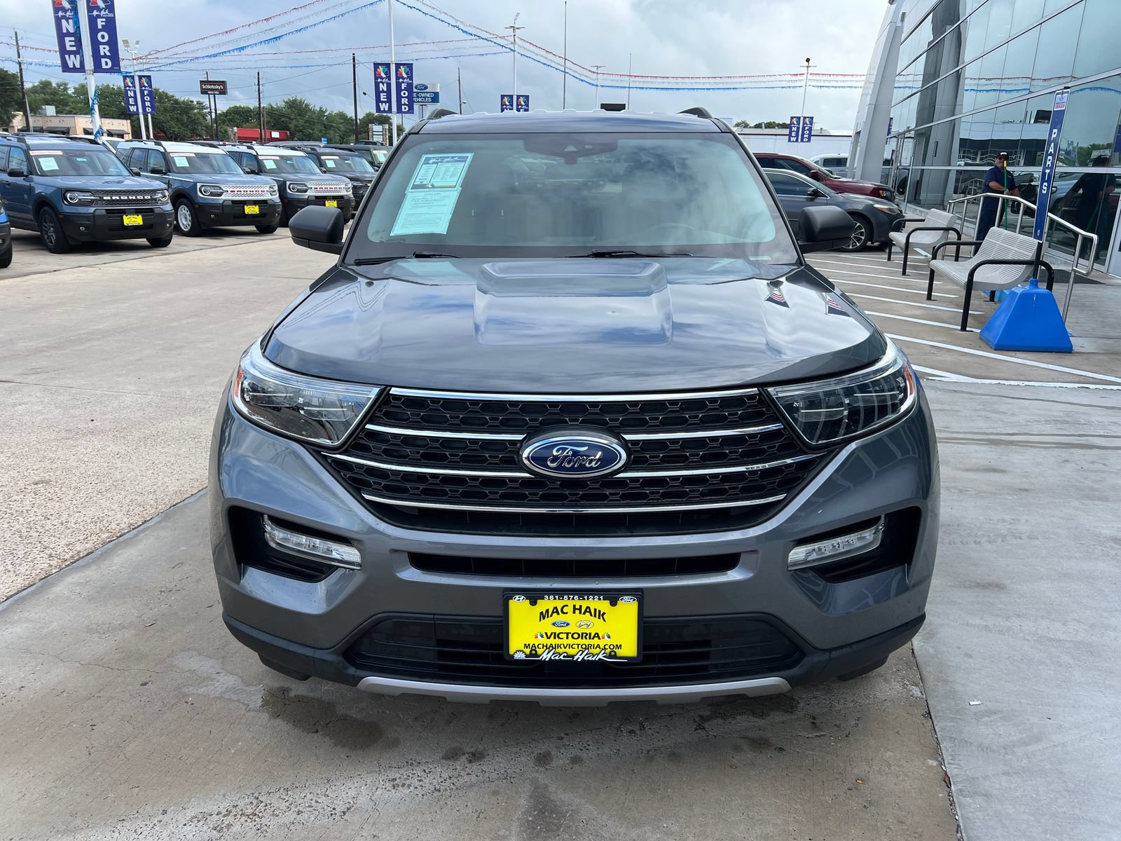 Used 2023 Ford Explorer XLT w/ Equipment Group 202A RWD image 8