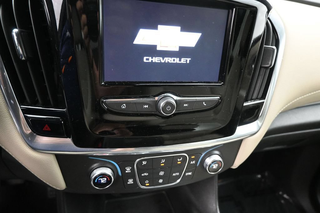 Used 2022 Chevrolet Traverse LS FWD image 13