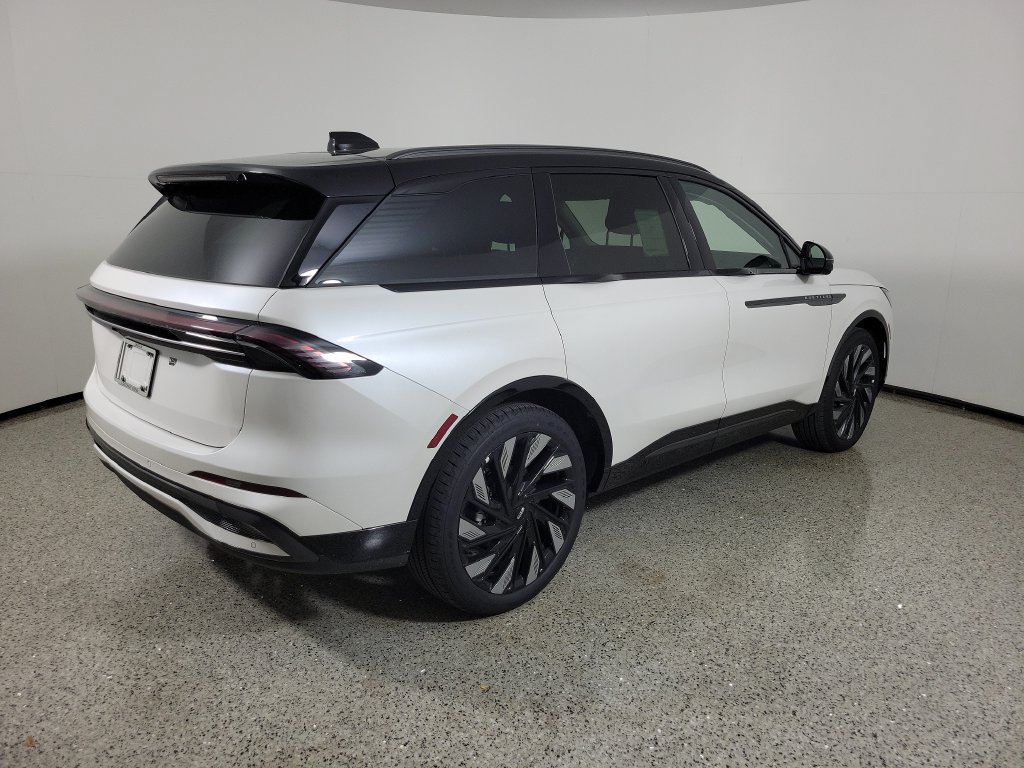 New 2026 Lincoln Nautilus Reserve AWD/4WD image 4