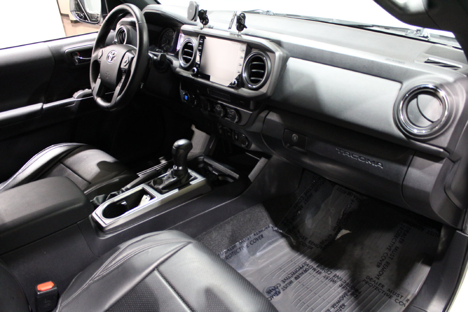 Used 2022 Toyota Tacoma TRD Off-Road AWD/4WD image 28