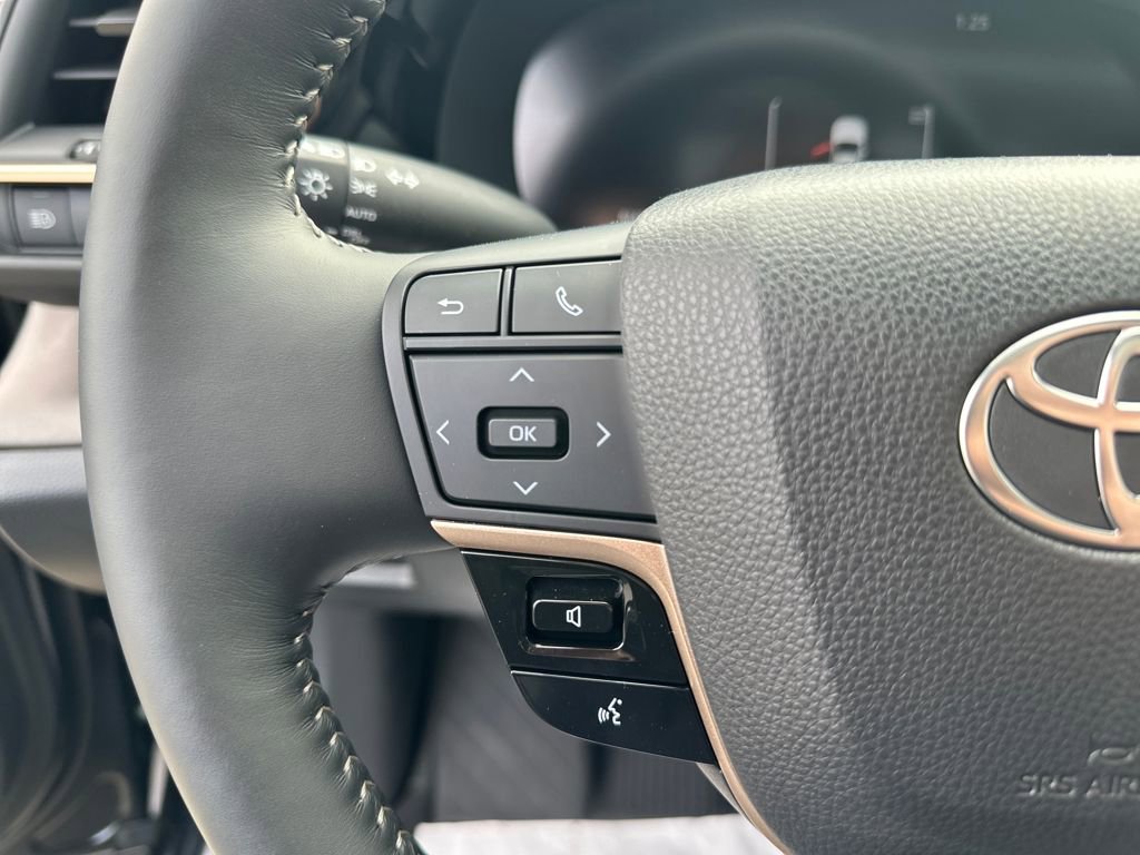 Certified 2025 Toyota Crown Nightshade image 18