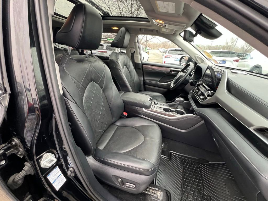 Used 2020 Toyota Highlander Platinum image 31