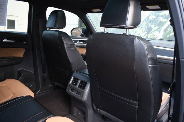 Used 2023 Volkswagen Atlas Cross Sport SEL Premium R-Line image 28