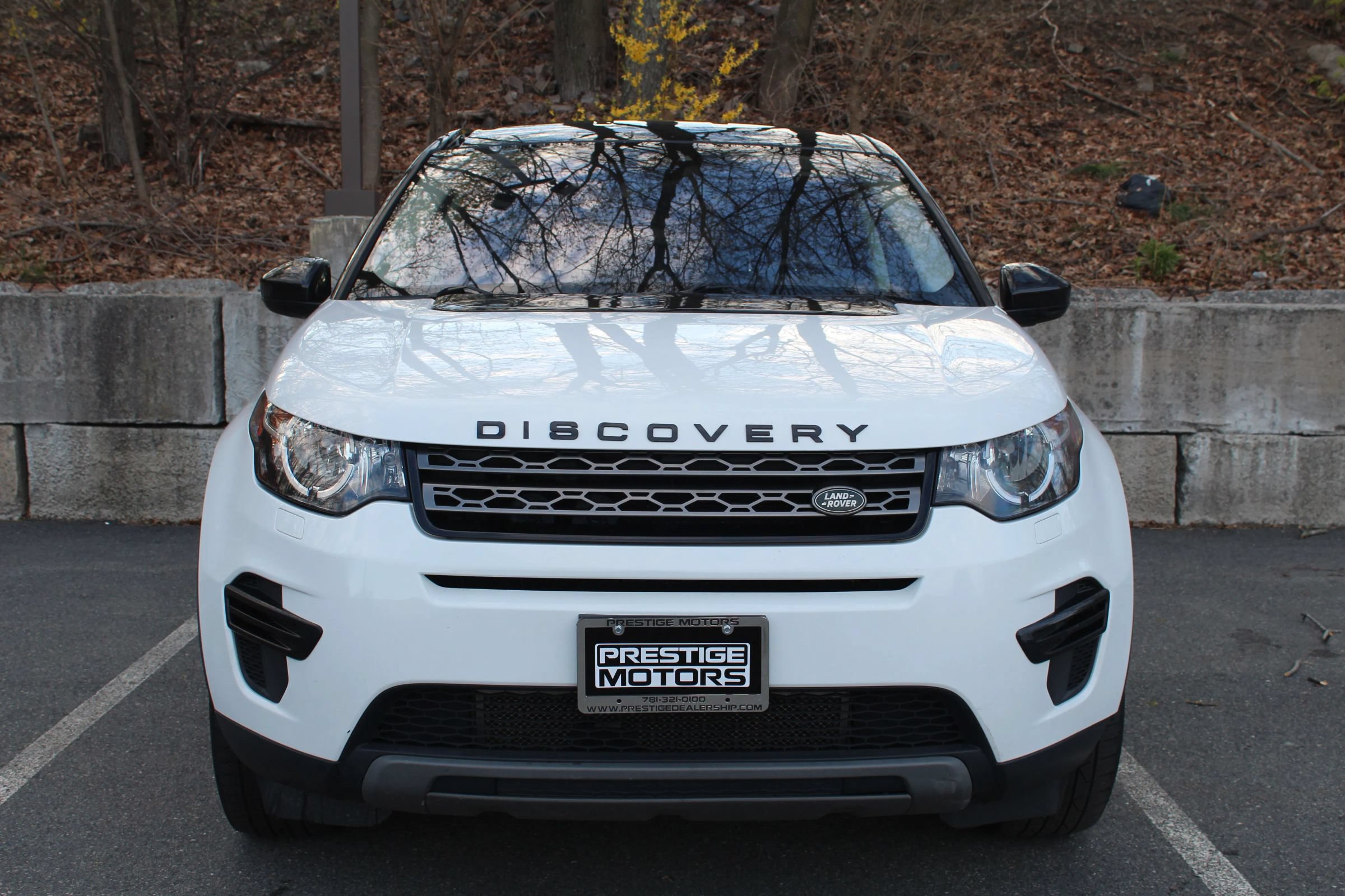 Used 2017 Land Rover Discovery Sport SE AWD/4WD image 3