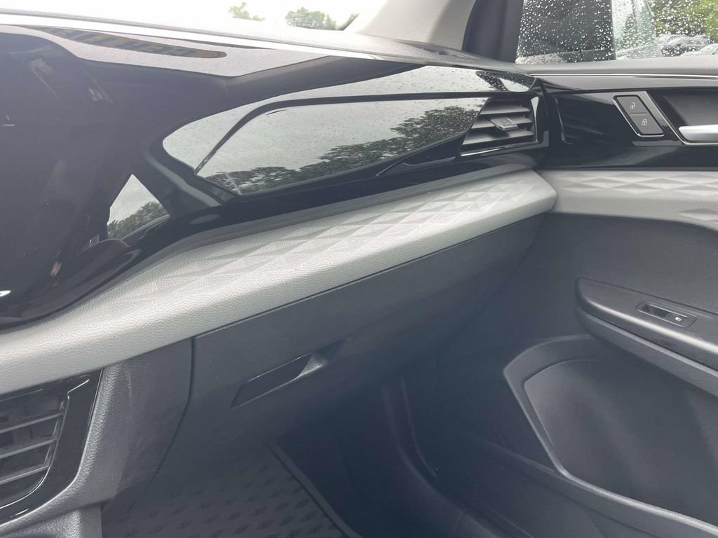 Certified 2023 Volkswagen Taos S FWD image 30