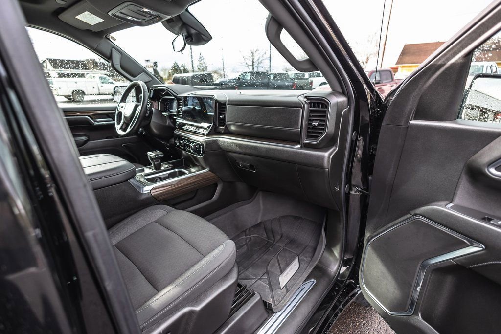 Used 2024 Chevrolet Silverado 1500 RST image 30