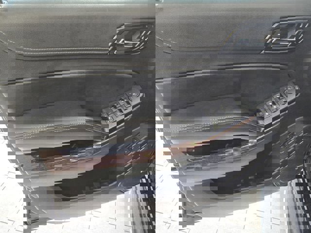 Used 2015 GMC Yukon XL SLT w/ Open Road Package image 19