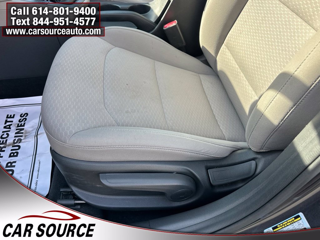 Used 2020 Hyundai Elantra SE FWD image 14