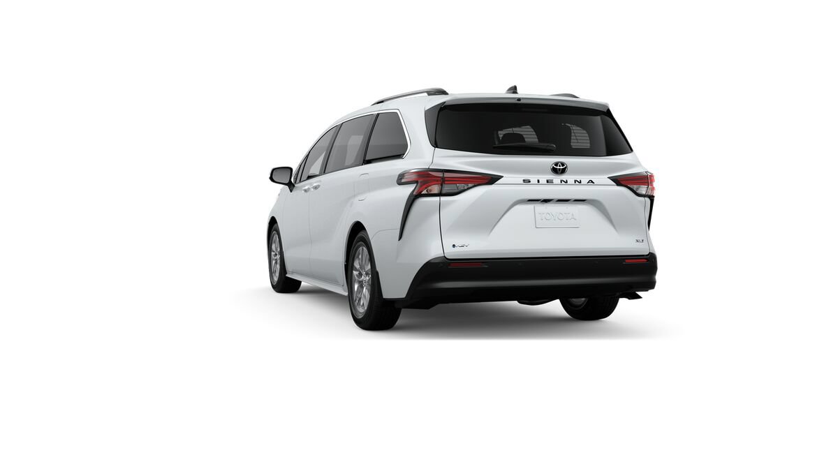 New 2026 Toyota Sienna XLE FWD image 7