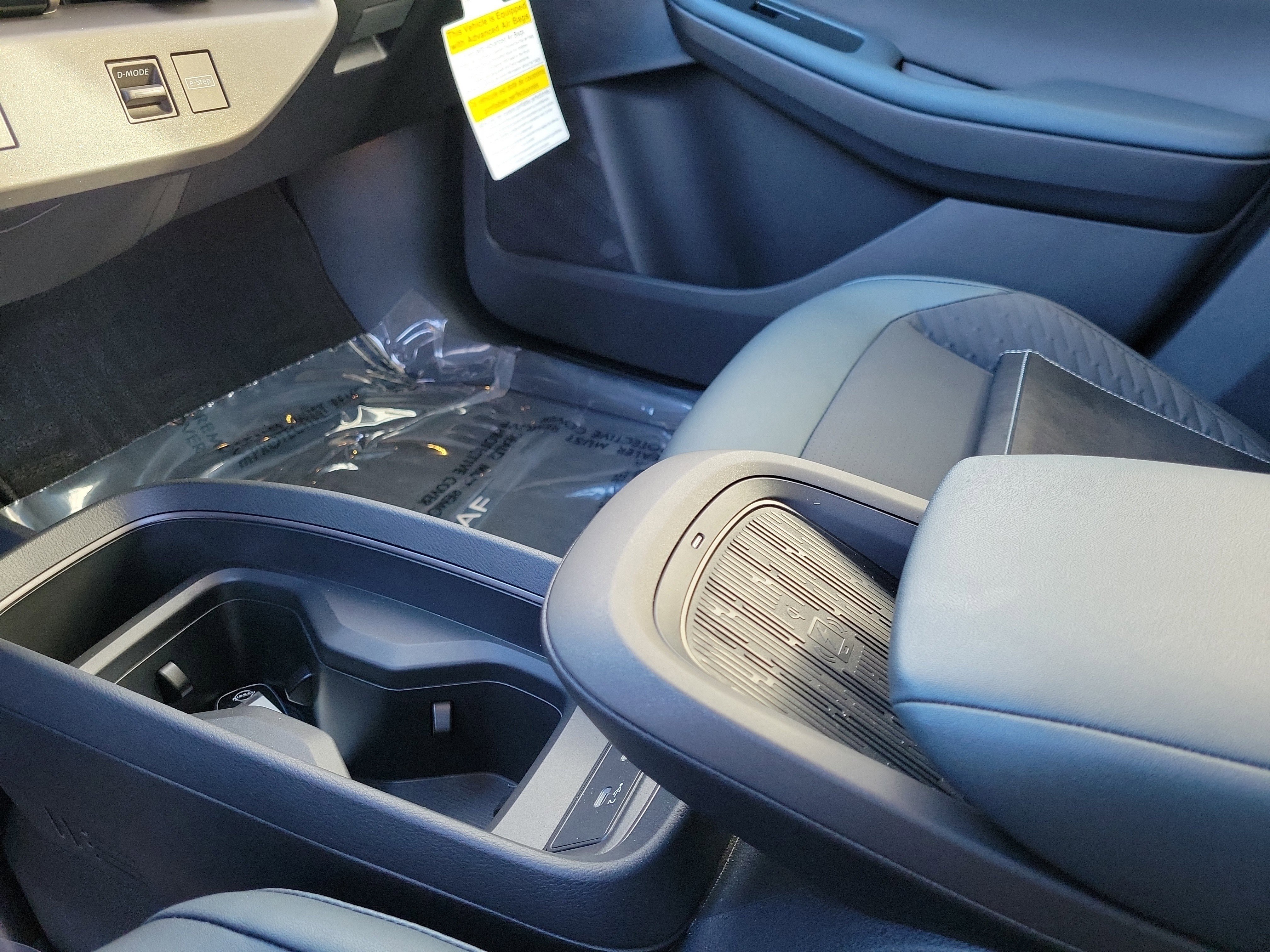 New 2026 Nissan Leaf Platinum+ w/ Cargo Package (Platinum+) FWD image 29