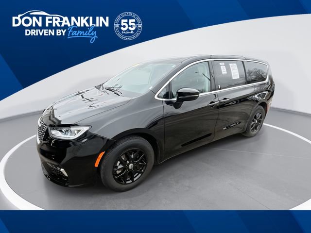 Used 2024 Chrysler Pacifica Touring-L